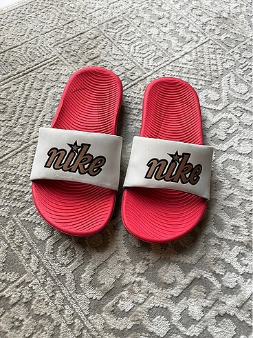 Nike Kız çocuk orjinal Nike terlik