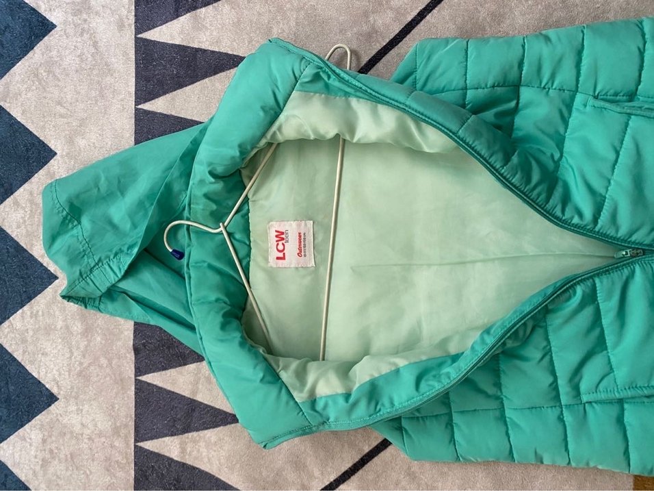 Kız Çocuk Turkuaz Kapüşonlu Fermuarlı Yelek - Görsel 2