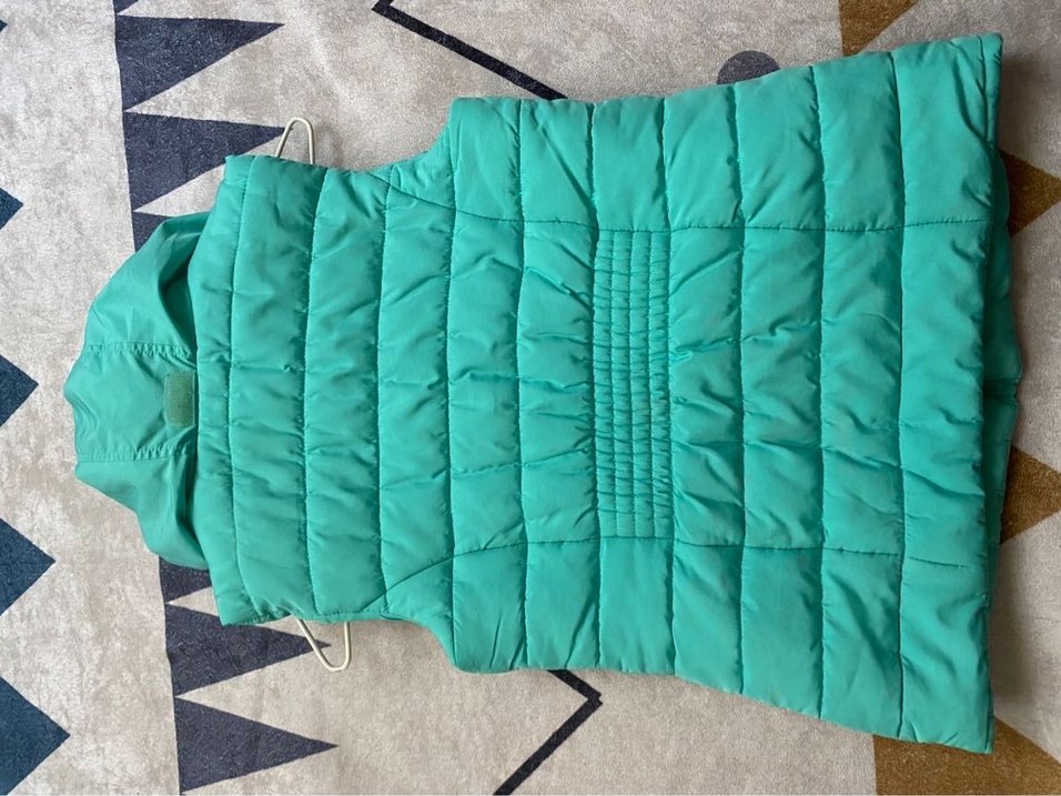 Kız Çocuk Turkuaz Kapüşonlu Fermuarlı Yelek - Görsel 3