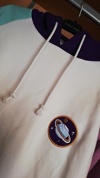  E.L.F Sweatshirt 