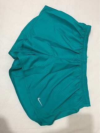 Nike sort