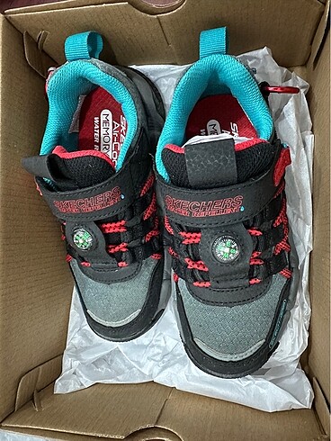 Skechers adventure