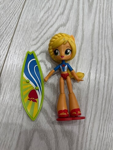 My little ponny applejack beach