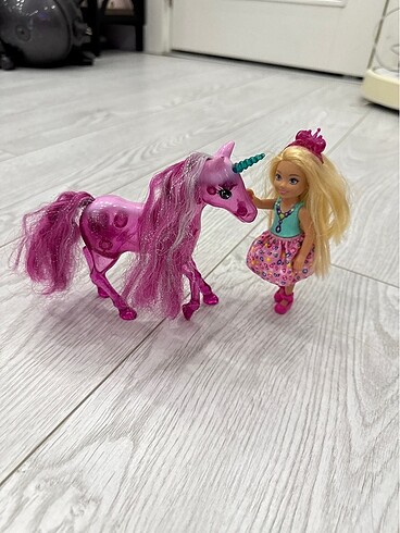 Barbie chelsea dreamtopia boynuzlu at