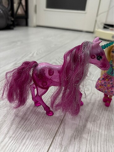 Beden Barbie chelsea dreamtopia boynuzlu at
