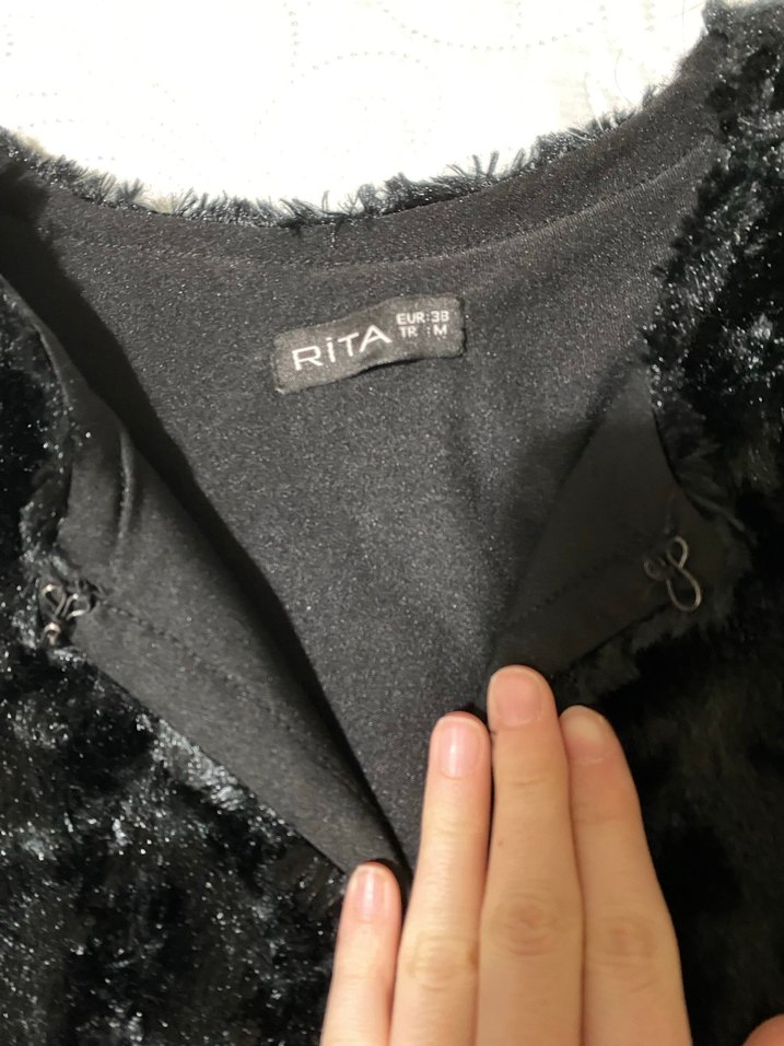 Kürk Detaylı Siyah Kadın Yelek - Görsel 4