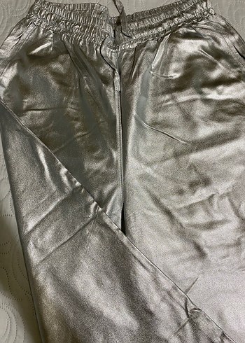 Gri Metalik Eşofman Altı ve Payetli Üst - Görsel 3