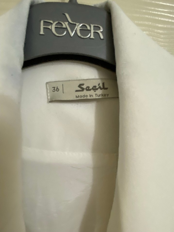 Seçil Düğmeli Beyaz Kadın Uzun Ceket - Görsel 4