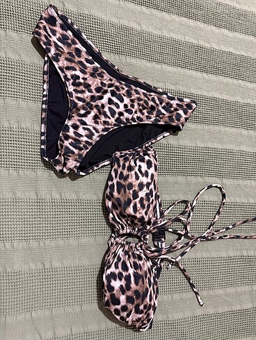 38 Beden Leopar desenli bikini takımı