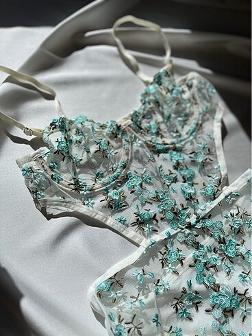 Yeşil bodysuit