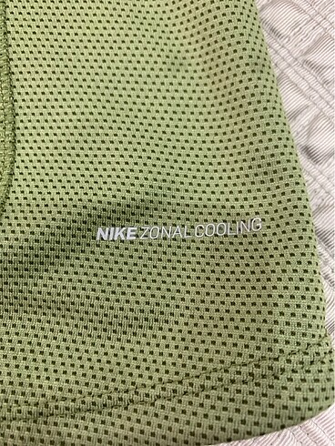 l Beden haki Renk Nike tişört