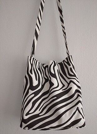 Zebra desen iç astarlı çanta