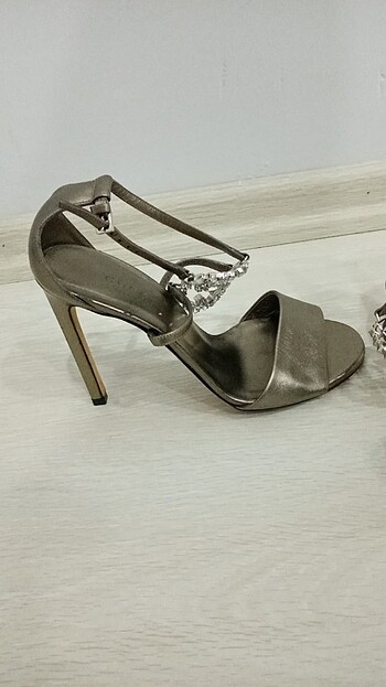 Gucci topuklu ayakkabı  - Görsel 2