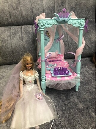 Barbie Rapunzel ve Yatak Seti