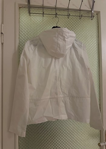 Kadın Beyaz Kapüşonlu Fermuarlı Ceket - Görsel 6