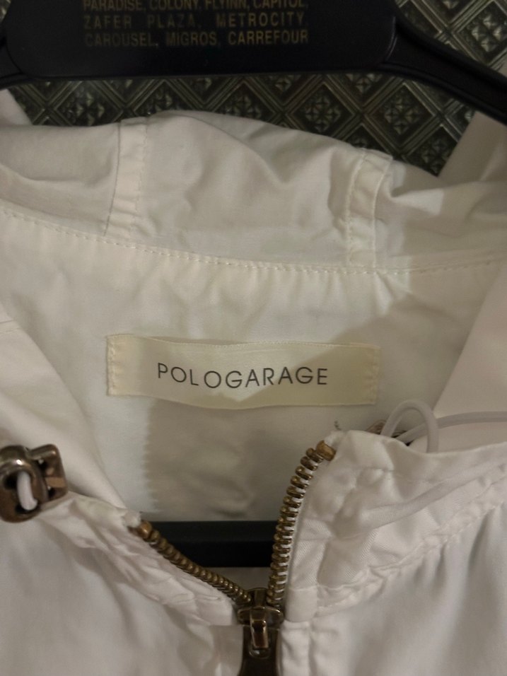 Kadın Beyaz Kapüşonlu Fermuarlı Ceket - Görsel 2