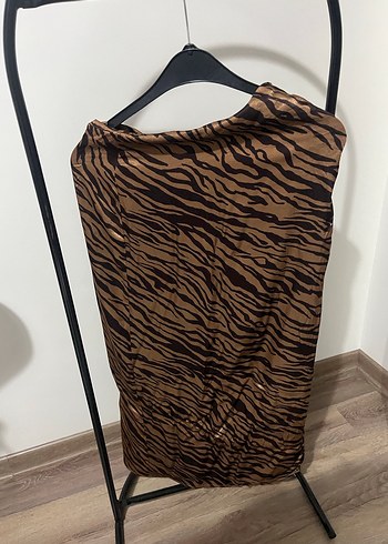 Stradivarius Yırtmaçlı Etek - Görsel 3