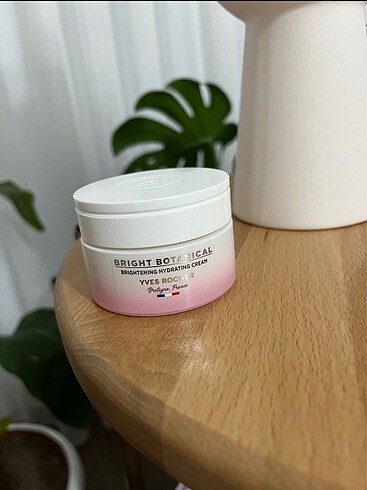 Yves Rocher Leke Karşıtı Nemlendirici