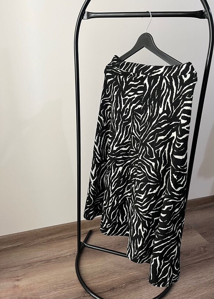 Zebra Desenli Kalın Etek - Görsel 3