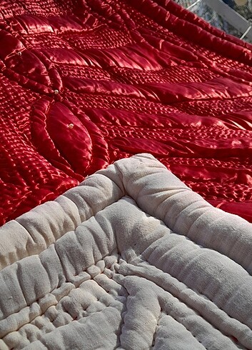 Kırmızı saten Pamuk el yapımı el dikimi yorgan