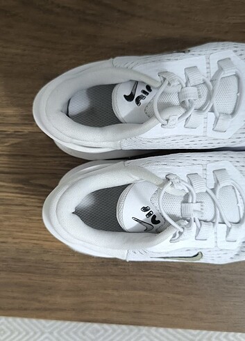 25 Beden beyaz Renk Nike Air Max 270 GO Ayakkabı