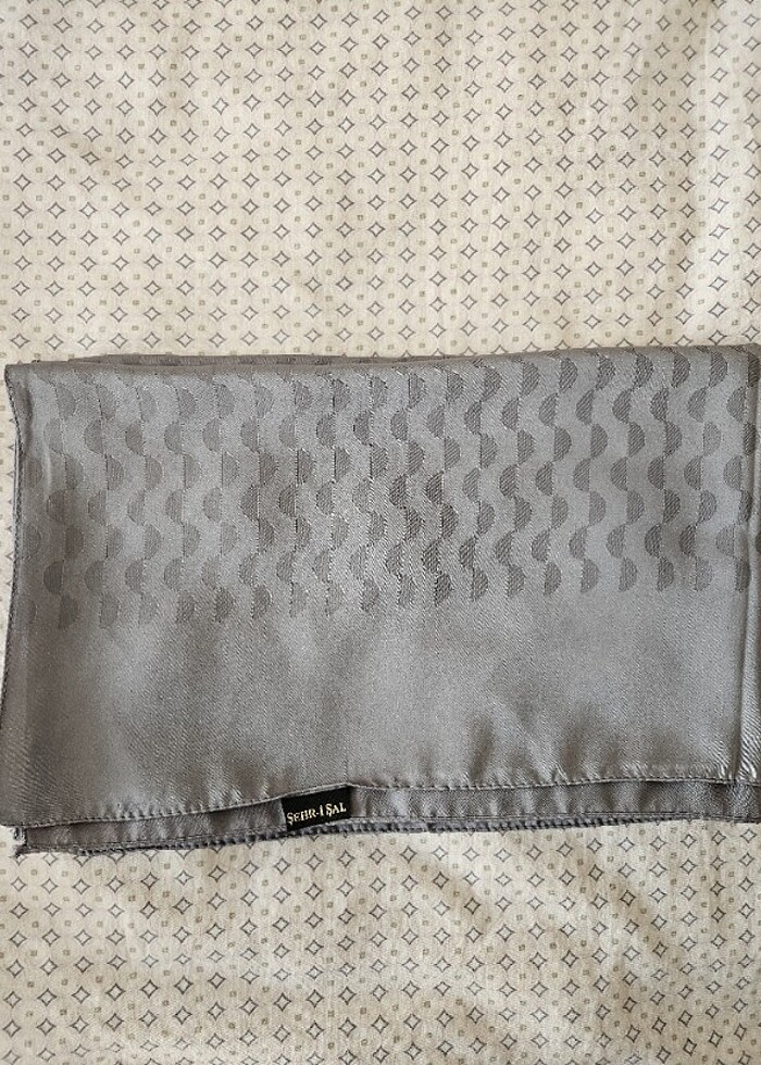 Gri jakar şal - Görsel 2