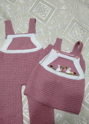 İki adet kız bebek tulumu