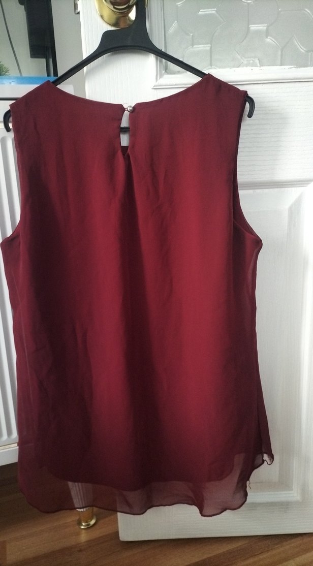 Bordo Kadın Kolsuz Saten Bluz - Görsel 4