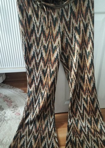 Kadın Kahverengi Yılan Desenli Pilili Bol Paça Pantolon - Görsel 3