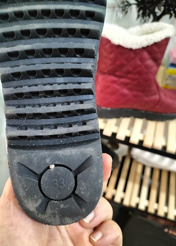 Kız Çocuk Kırmızı Süet Kürklü Nakışlı Bot - Görsel 3