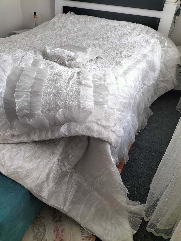 Beyaz Dantelli Yatak Örtüsü - Görsel 2