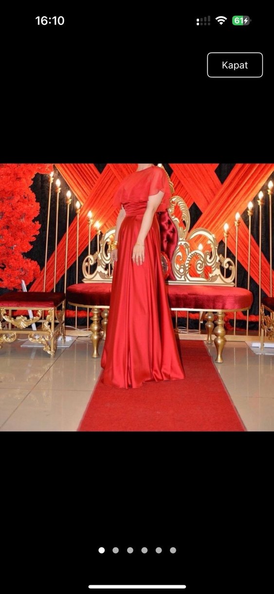 Uzun , drapeli kırmızı gece elbisesi. Kına gecesi - Görsel 3