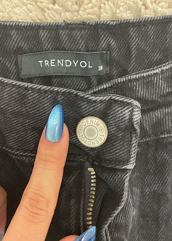 Siyah Kadın Mini Denim Şort - Görsel 2