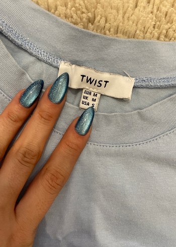 Mavi Renkli Fırfırlı Kadın Tişört TWIST - Görsel 2