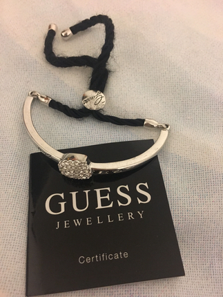 Guess siyah ip bileklik gümüş