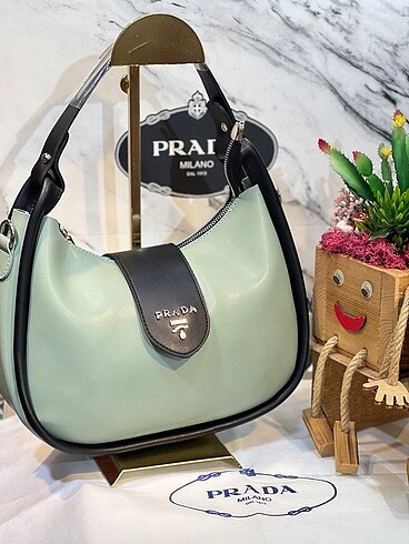  Beden çeşitli Renk Prada kol çantası