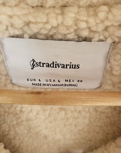 Stradivarius Taba mont