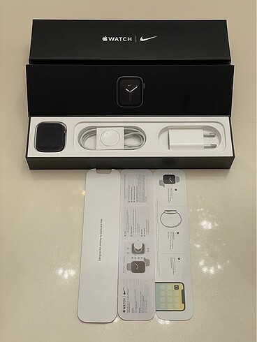 Apple Watch 5 44 NİKE+