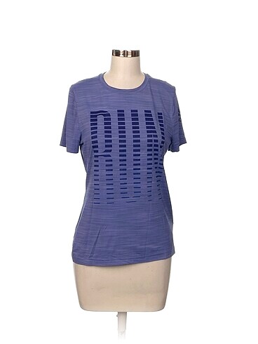 Reebok T-shirt %70 İndirimli.