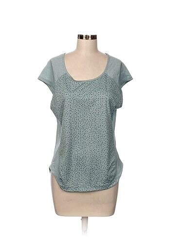 Adidas T-shirt %70 İndirimli.