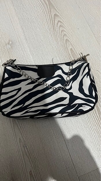 Diğer zebra desenli kol/el çantası