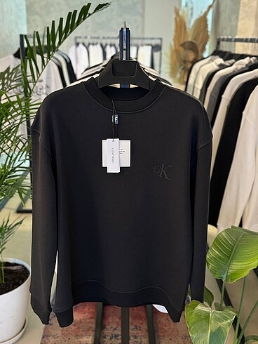 CALVIN KLEIN SWEATSHIRT