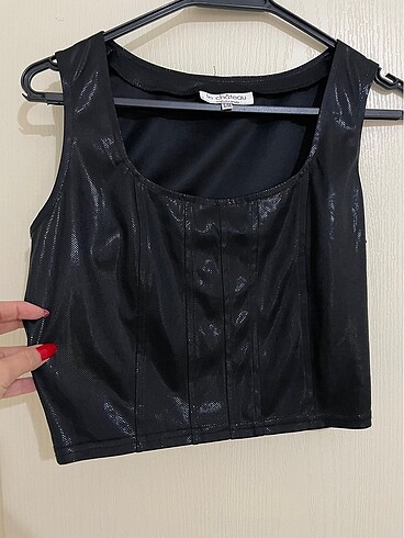 Parlak Siyah Crop Top Bluz
