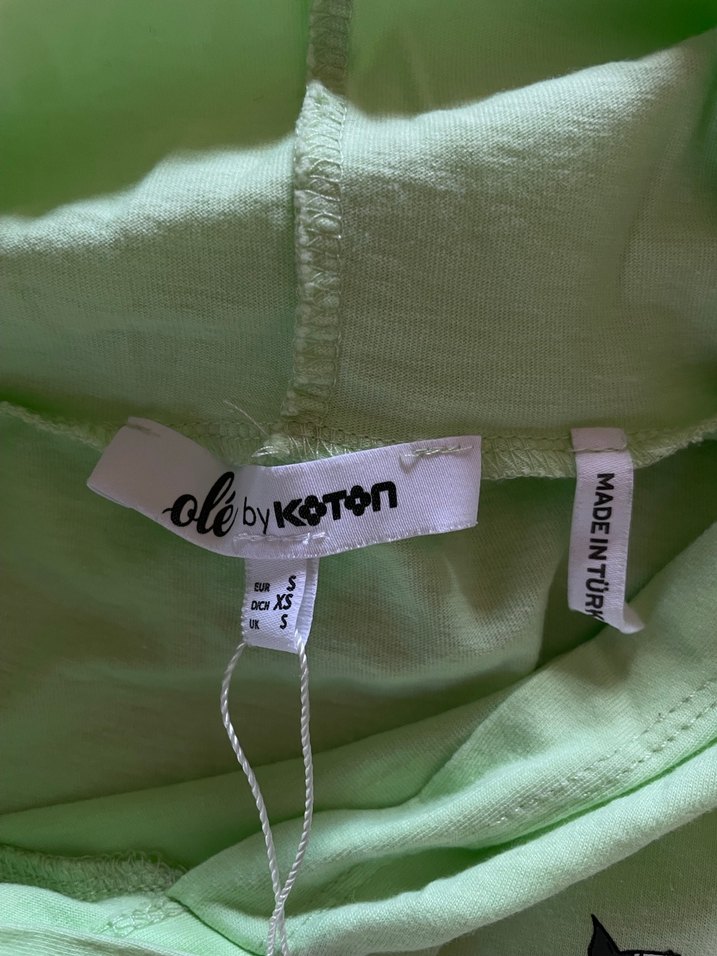 Kız Çocuk Yeşil Kapüşonlu Tişört - Görsel 3