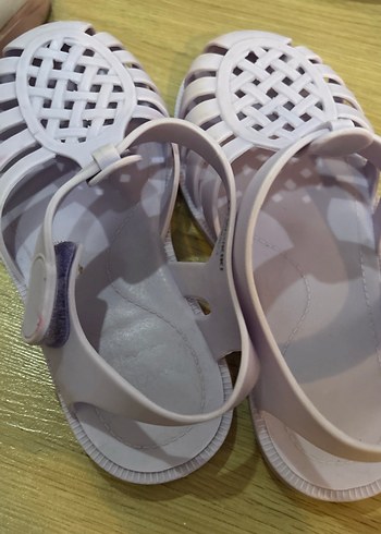 31 Beden Kız Çocuk Pastel Beyaz Lastikli Sandalet