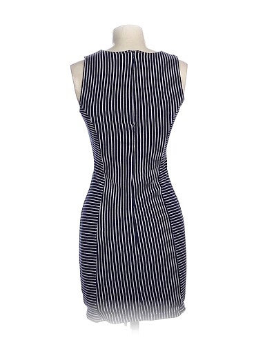 xs Beden H&M Kısa Elbise %70 İndirimli.