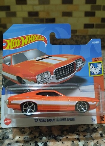 Hot wheels ford gran torino 1/64 diecast