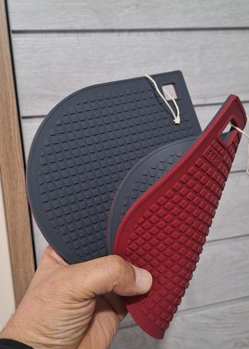 IKEA NİHALE. Kırmızı ,Koyu Gri 21x18 Cm - Görsel 2