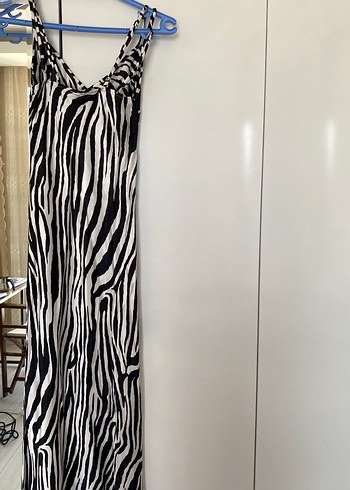 Kadın Zebra Desenli Uzun Askılı Elbise - Görsel 4