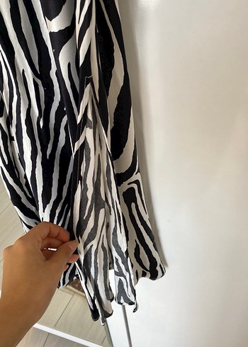Kadın Zebra Desenli Uzun Askılı Elbise - Görsel 3